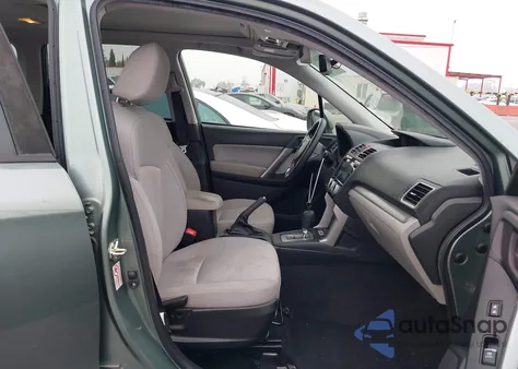 2017 Subaru Forester 2.5I Premium z USA, uszkodzony, nr VIN JF2SJAEC6HH551675